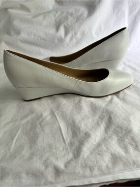 Naturalizer White Leather Wedge Pumps